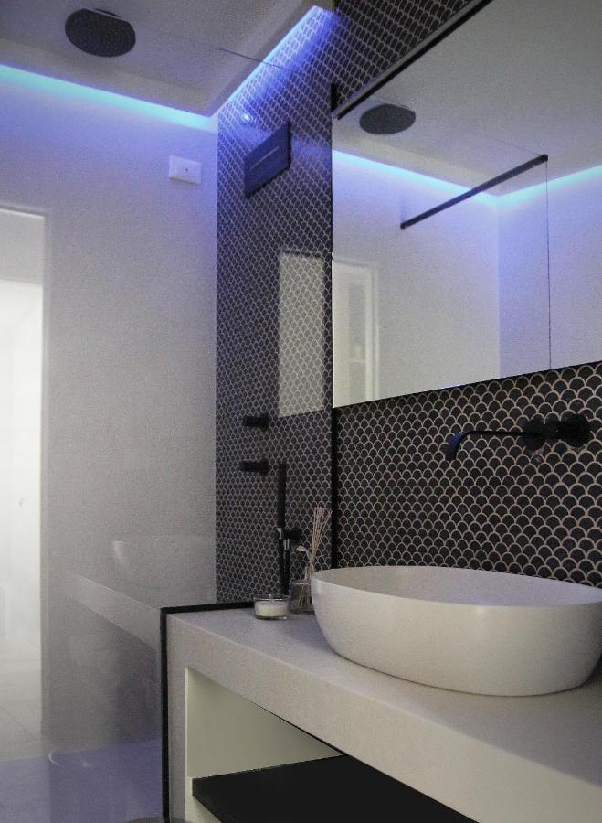Mada Charm Apartments Terrace&Carugio เวอนาซซา ภายนอก รูปภาพ